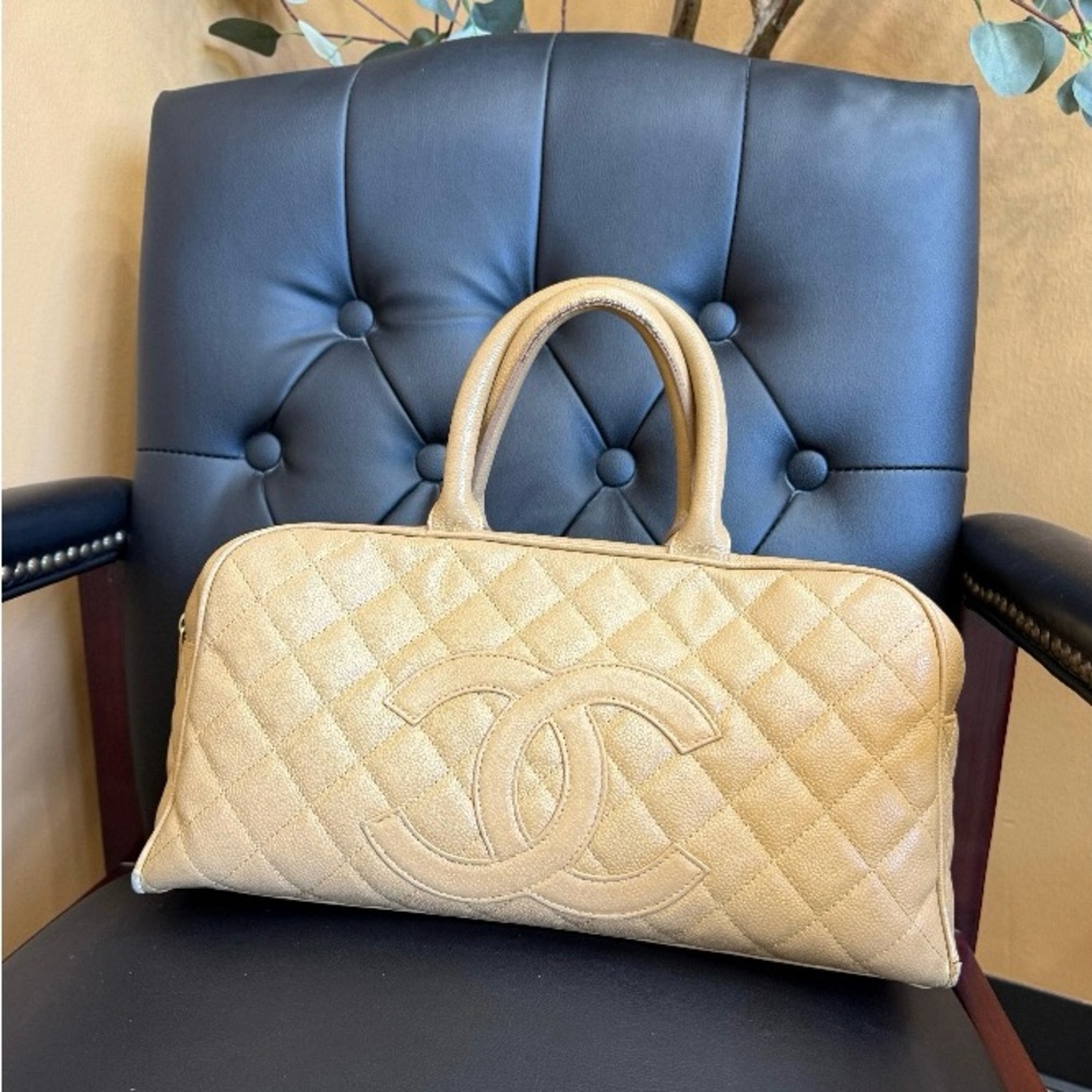Chanel Cream Vintage Chic Quilted Tan Bowling Handbag